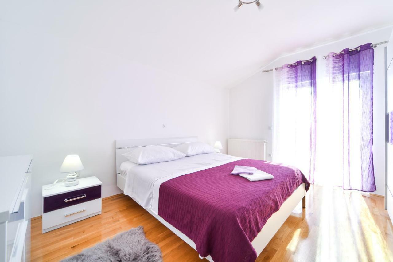 Apartman Novokmet-crno Pensjonat *