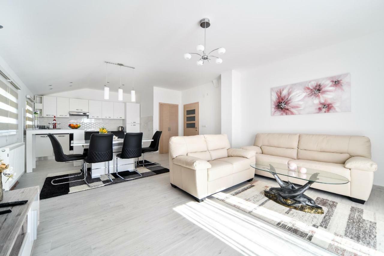 Apartman Novokmet-crno