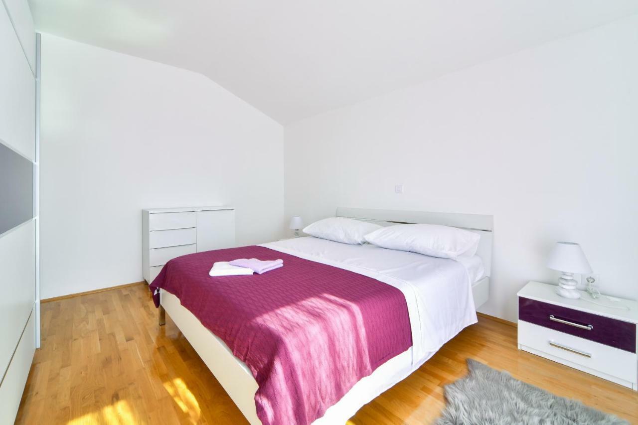 Pensjonat Apartman Novokmet-crno *