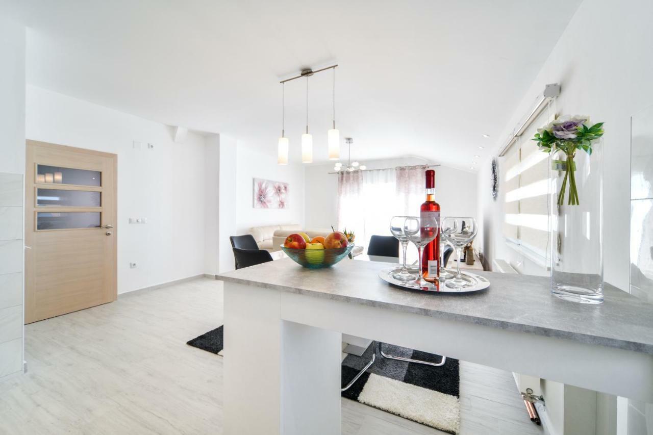 Apartman Novokmet-crno Zadar
